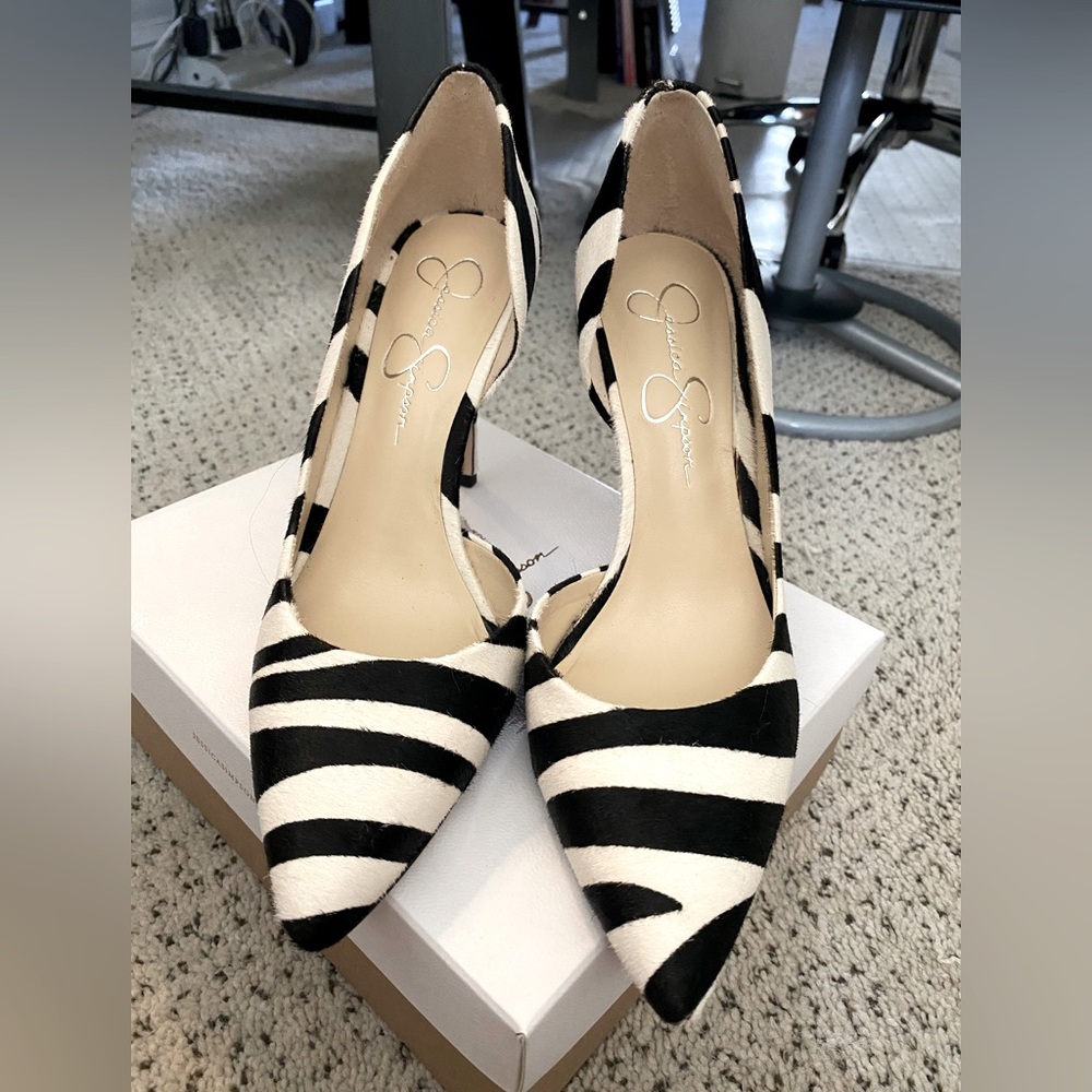 Jessica Simpson Pumps